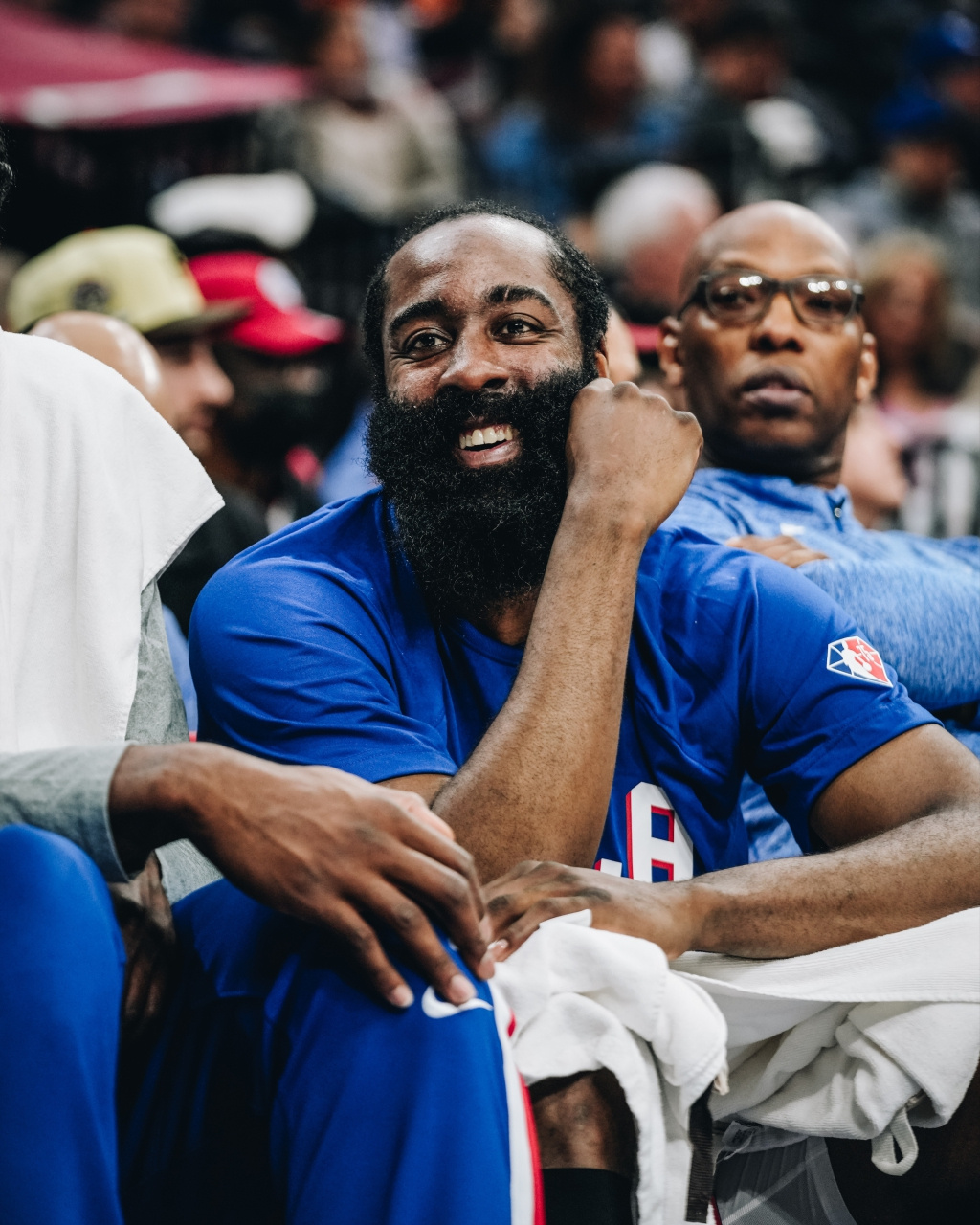 包含今晨费城76人复出首秀：NBA总决赛节点到来，赛场秩序良好，临场指挥获称赞的词条